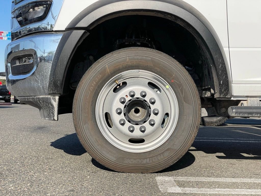 New 2026 RAM 5500 Tradesman w/ Chrome Appearance Group image 32