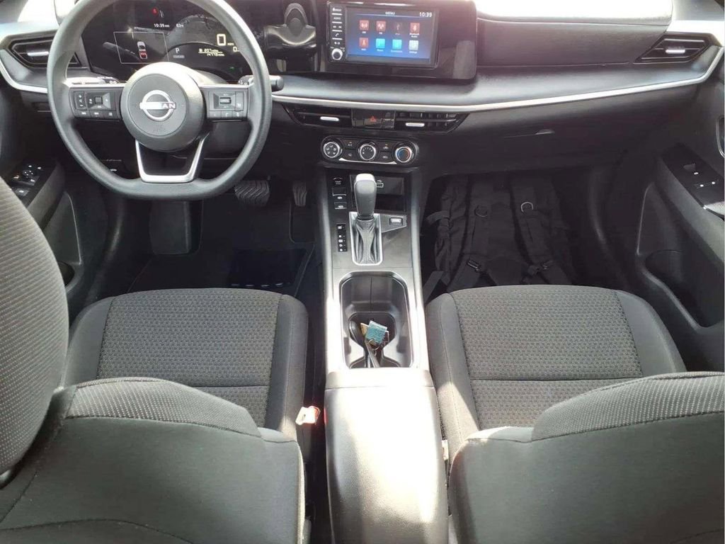 Used 2025 Nissan Kicks S image 10