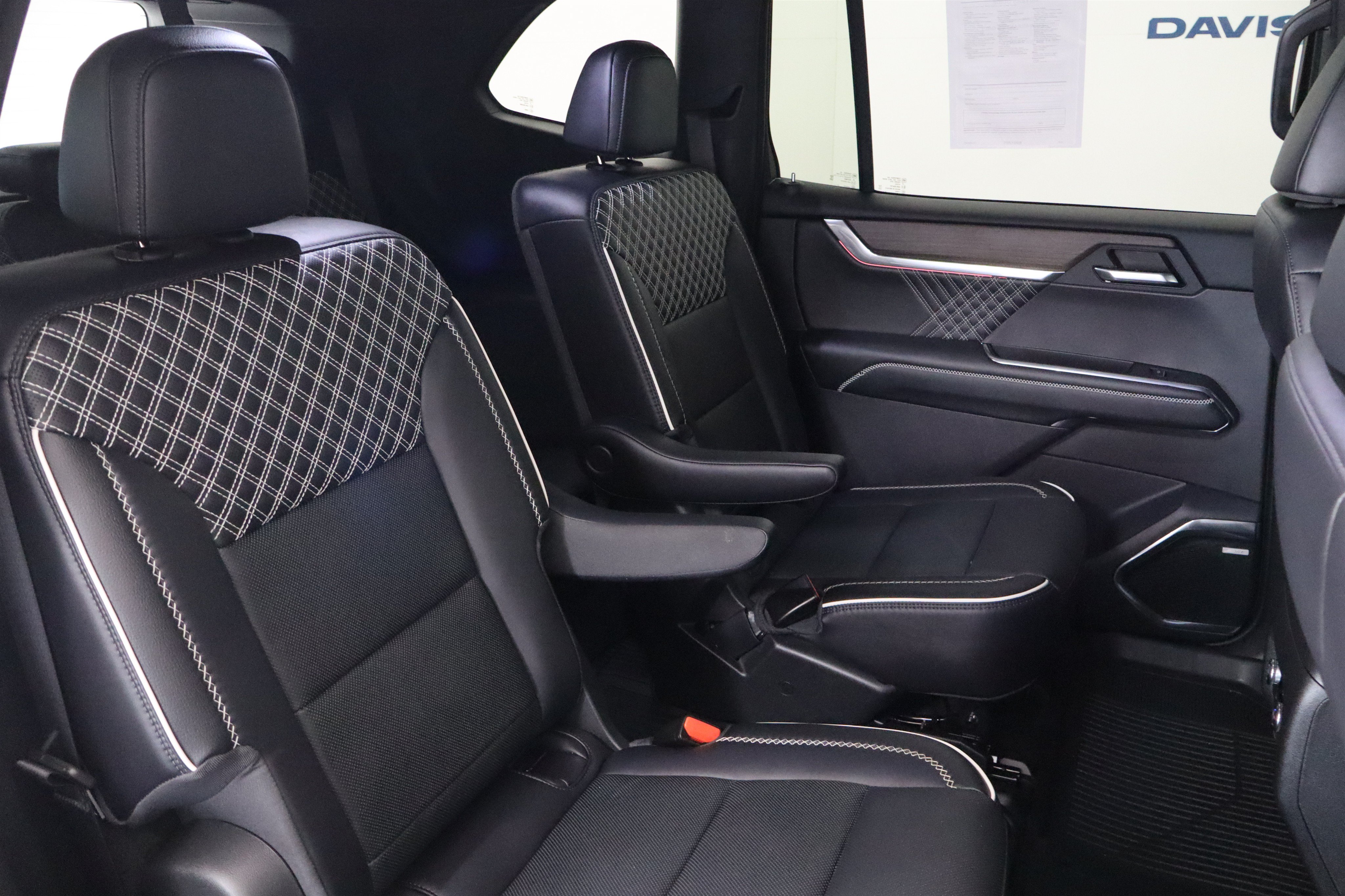 Used 2025 GMC Acadia Denali w/ LPO, Floor Liner Package AWD/4WD image 22