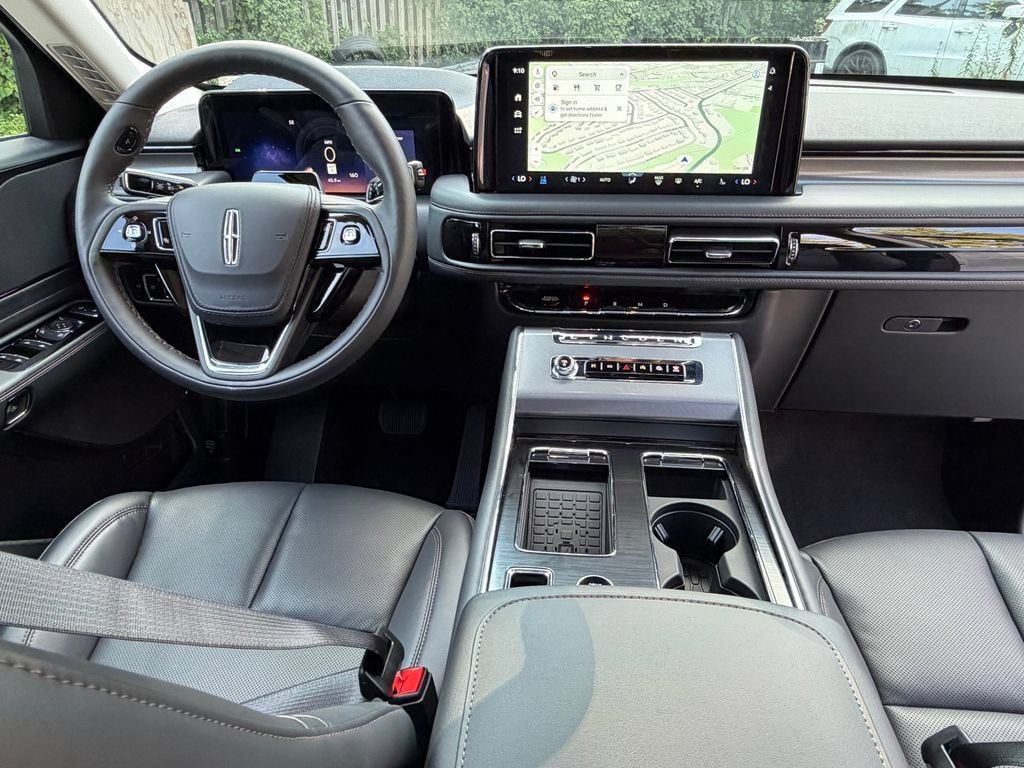 New 2027 Lincoln Aviator AWD w/ Jet Appearance Package image 10