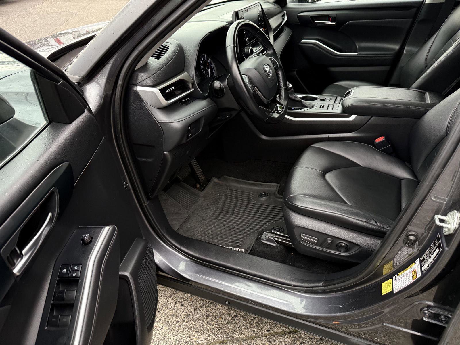 Certified 2020 Toyota Highlander XLE image 10