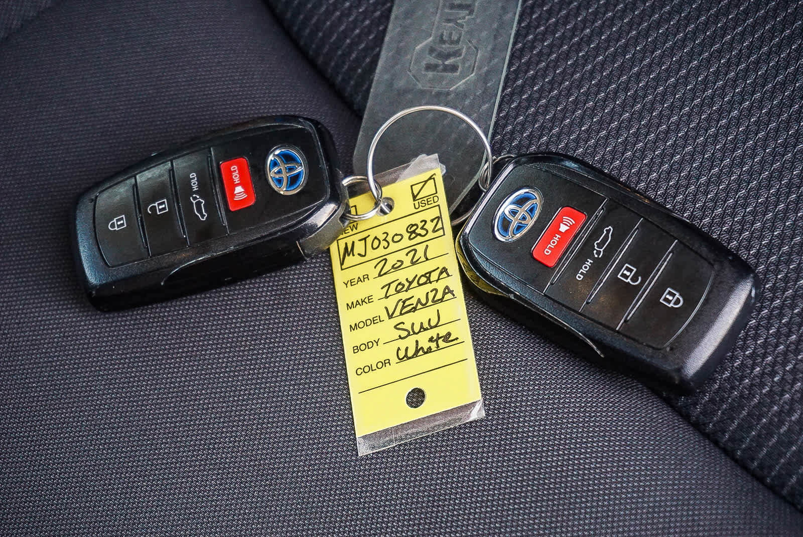 Used 2021 Toyota Venza LE w/ Carpet Mat Package (TMS) AWD/4WD image 36