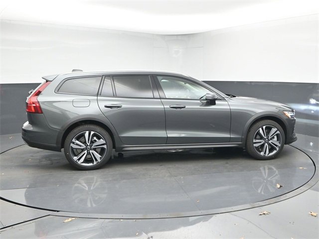 New 2026 Volvo V60 B5 Cross Country Plus w/ Protection Package Premier image 8