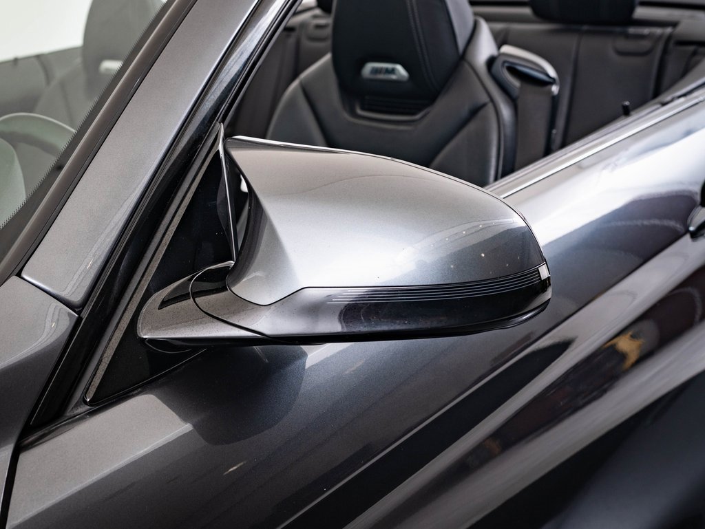 Used 2015 BMW M4 Convertible image 17