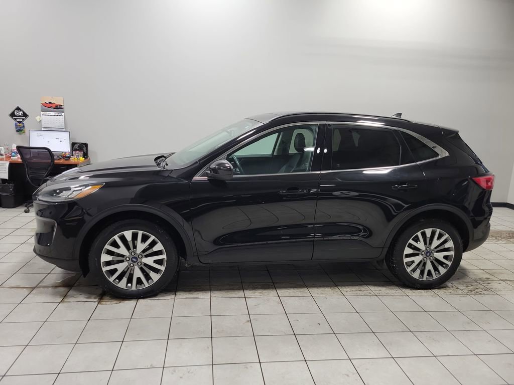 Used 2022 Ford Escape Titanium image 9