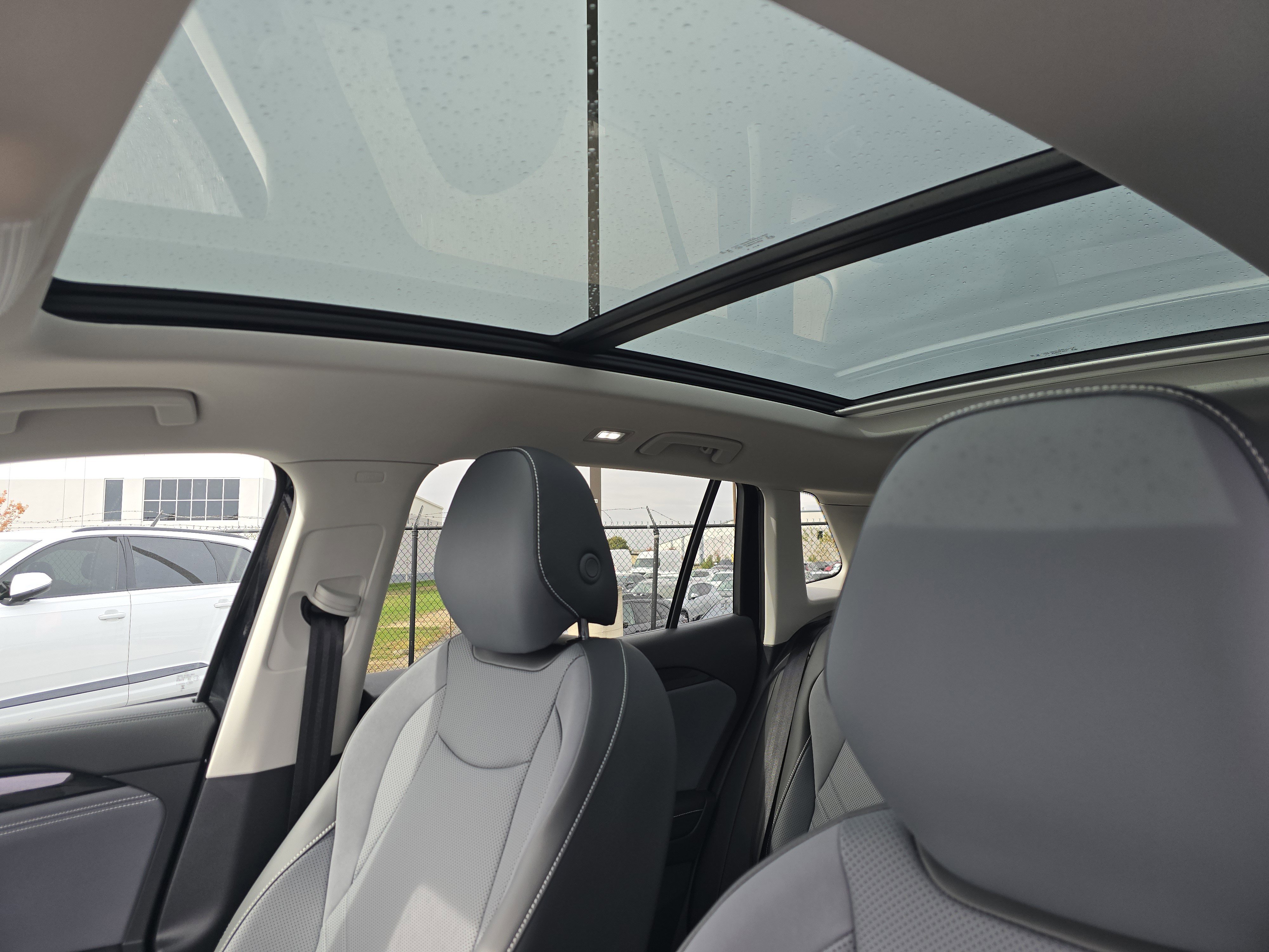 New 2026 Volkswagen Tiguan SE image 9