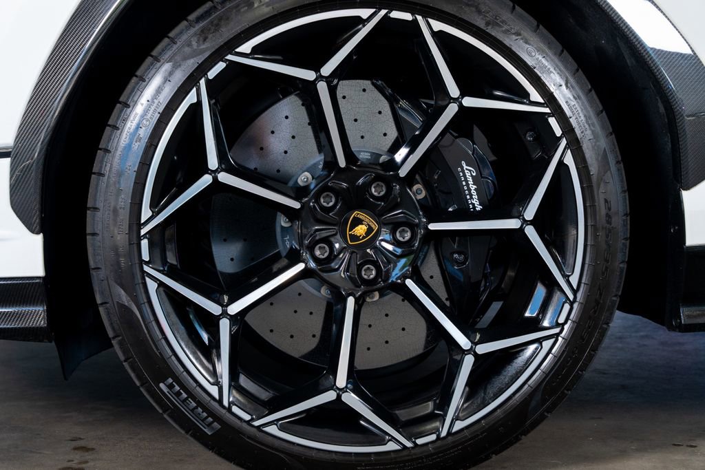 Used 2024 Lamborghini Urus Performante image 10