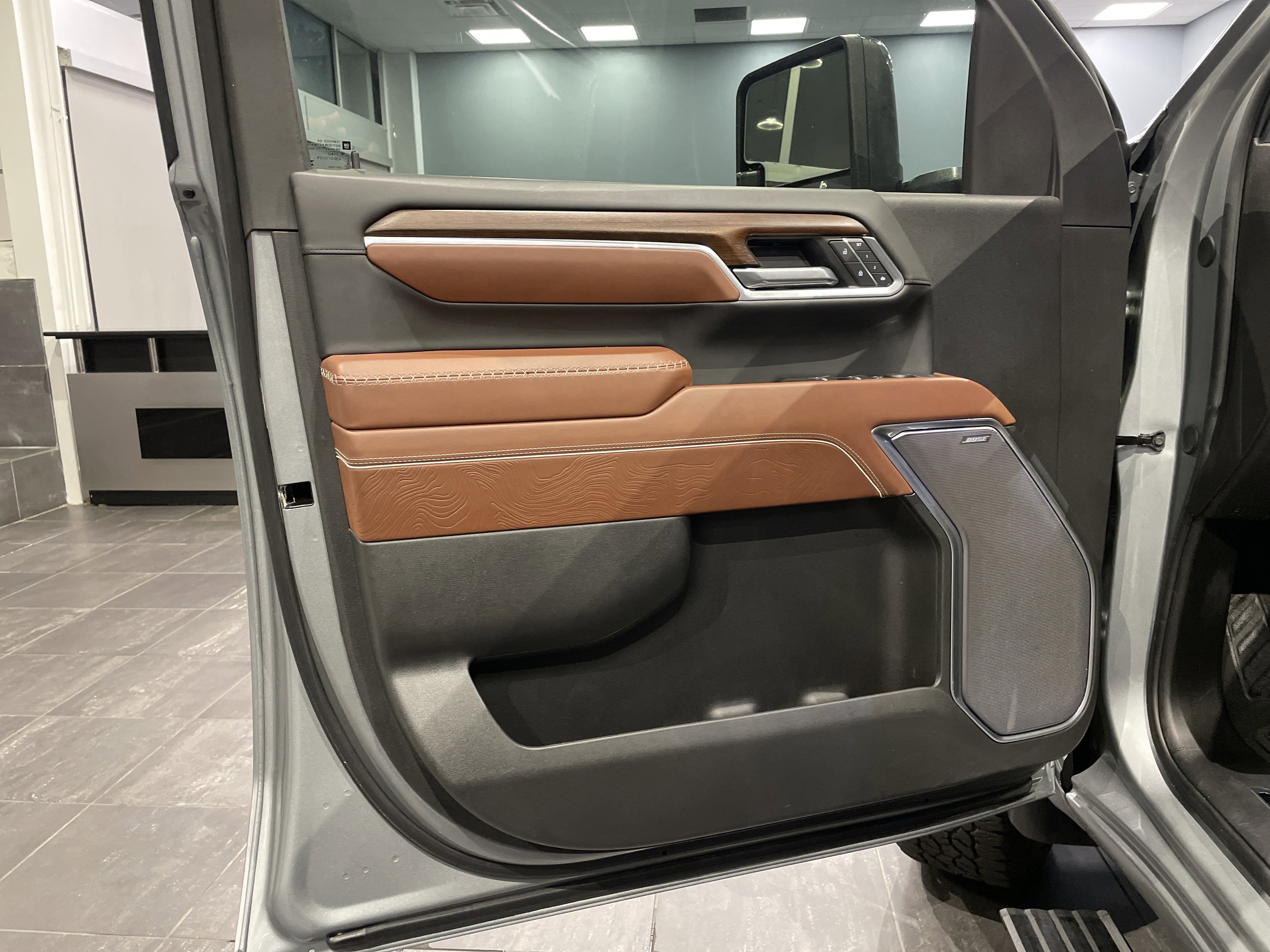 Used 2025 GMC Sierra 2500 Denali Ultimate image 14