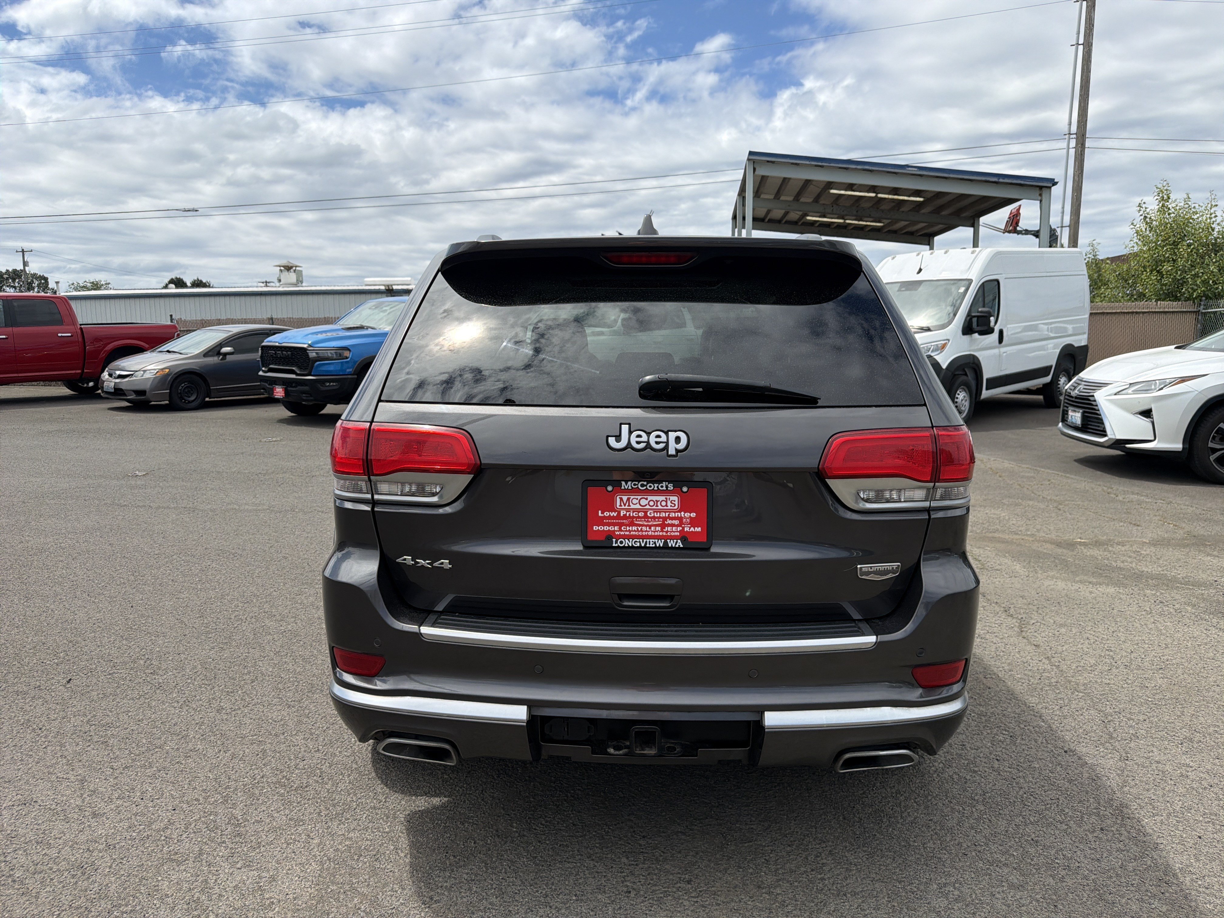 Used 2017 Jeep Grand Cherokee Summit AWD/4WD image 4
