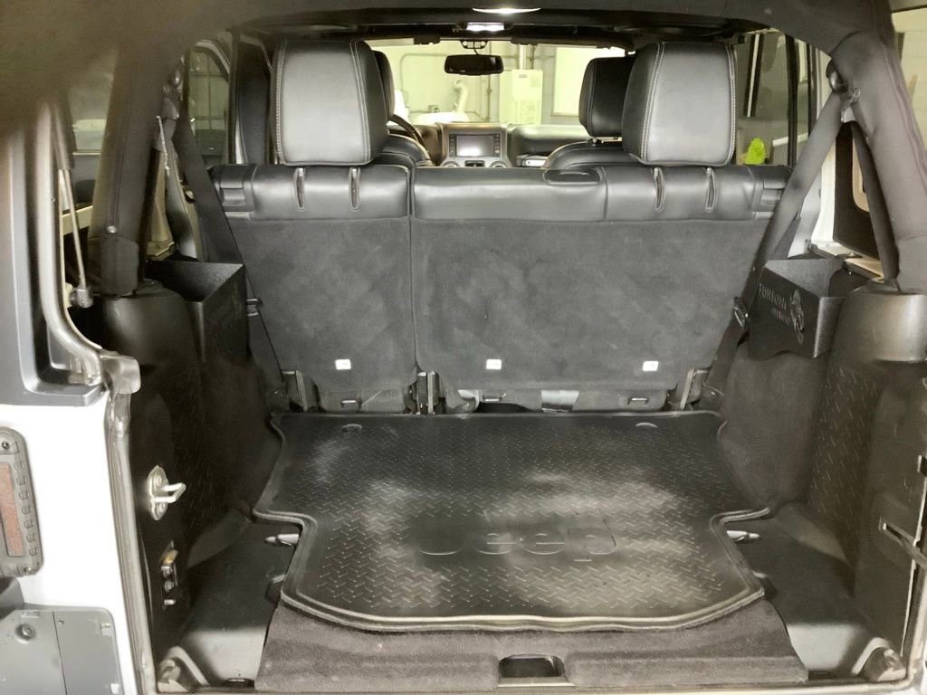 Used 2018 Jeep Wrangler Unlimited Rubicon w/ Connectivity Group AWD/4WD image 19