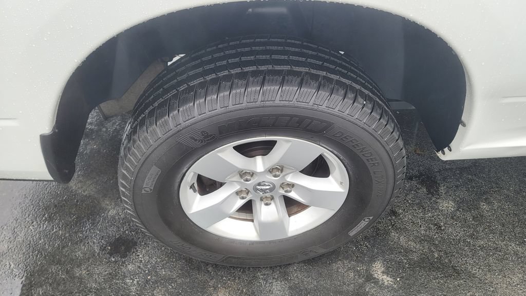 Used 2021 RAM 1500 Classic SLT AWD/4WD image 13
