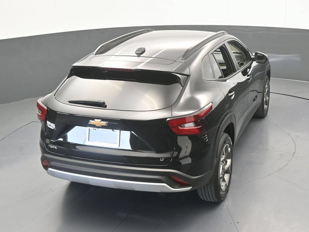 Used 2025 Chevrolet Trax LT FWD image 47
