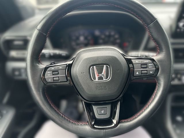 Used 2025 Honda Pilot Black Edition image 15