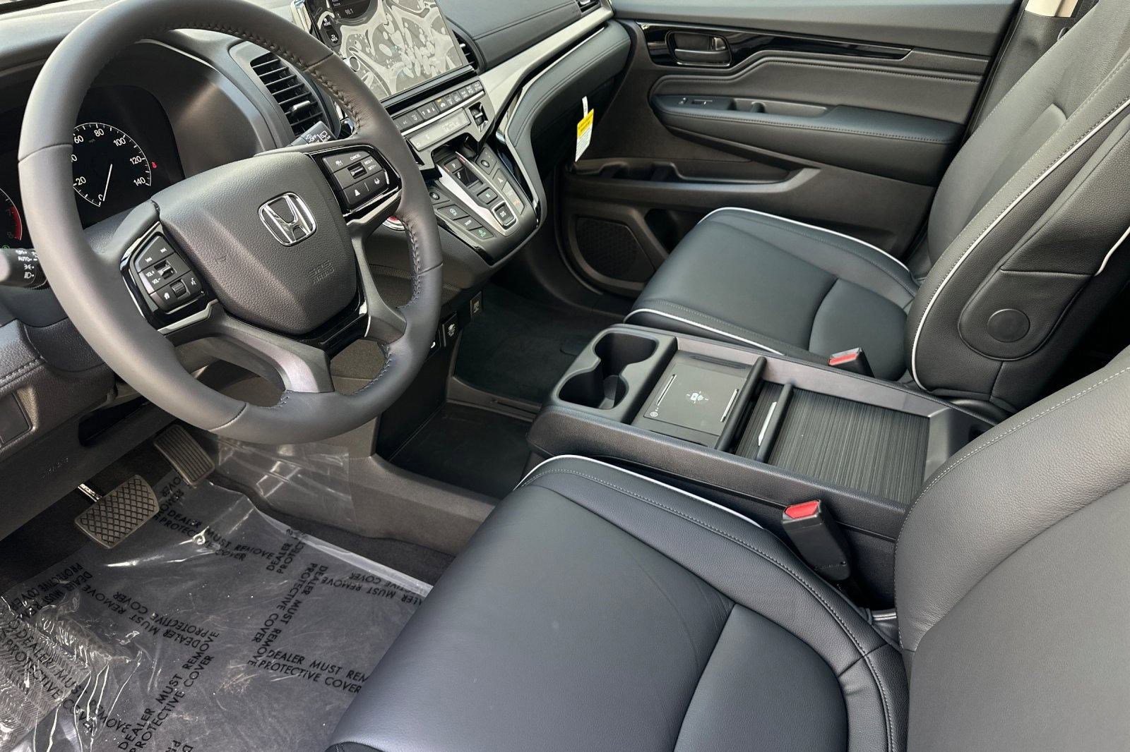 New 2026 Honda Odyssey Touring image 4