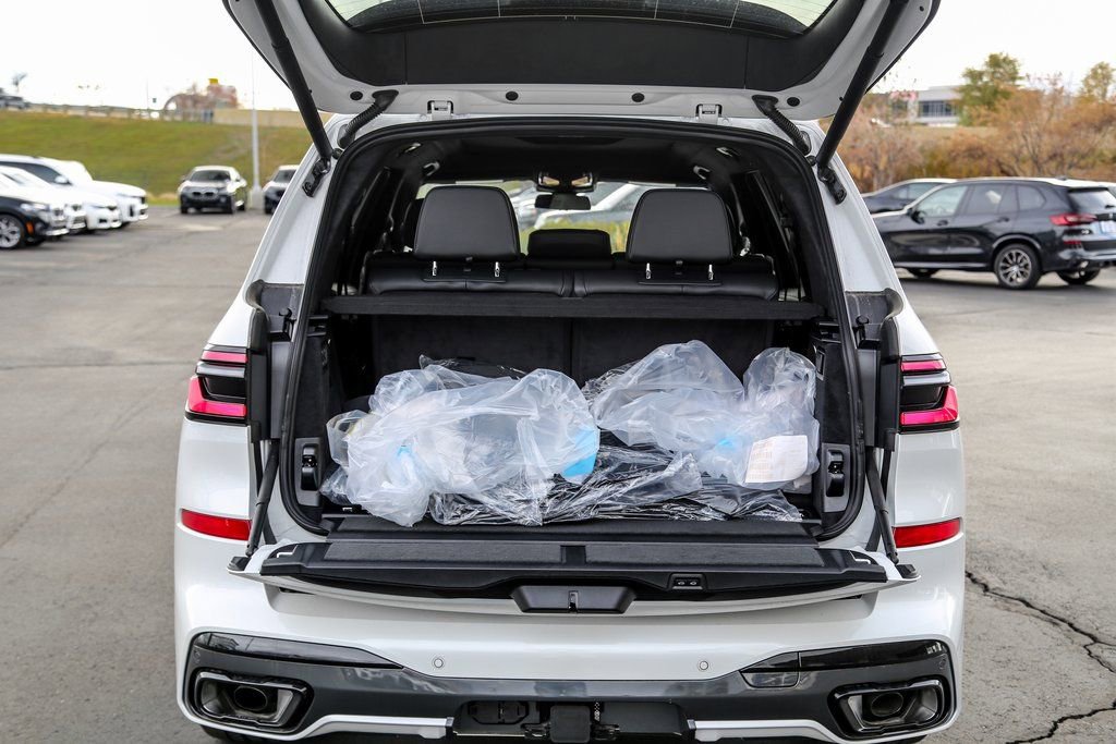 New 2026 BMW X7 xDrive40i image 28