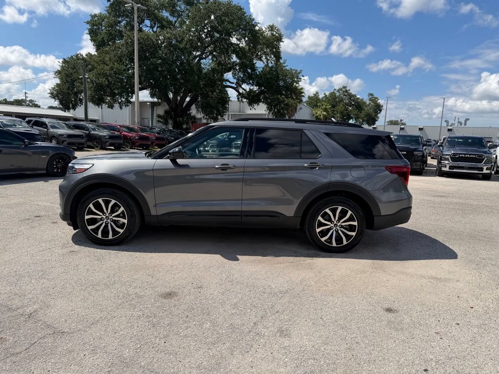 Used 2022 Ford Explorer ST AWD/4WD image 3