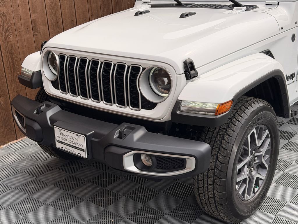 Used 2025 Jeep Wrangler Unlimited Sahara AWD/4WD image 20