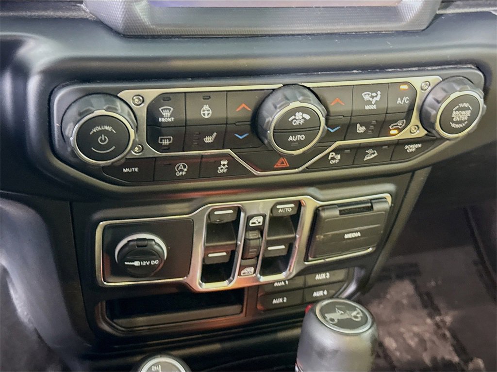 Used 2019 Jeep Wrangler Unlimited Sahara w/ Quick Order Package 24M Moab image 10