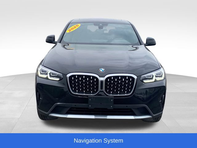 Used 2025 BMW X4 xDrive30i AWD/4WD image 2