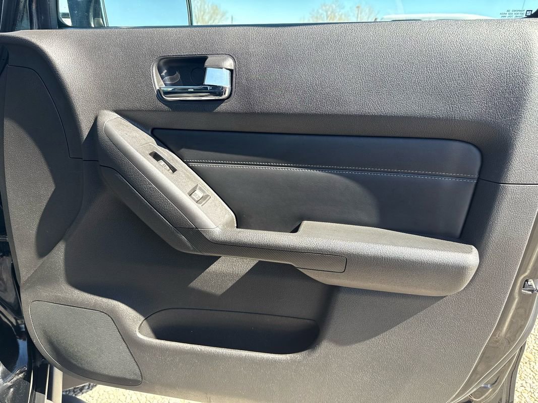 Used 2010 HUMMER H3 Alpha AWD/4WD image 13