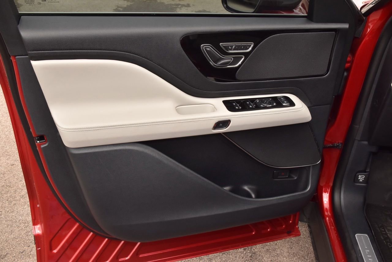 New 2026 Lincoln Aviator AWD image 34