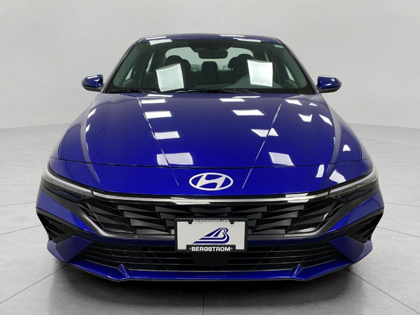 Certified 2025 Hyundai Elantra SEL FWD image 9