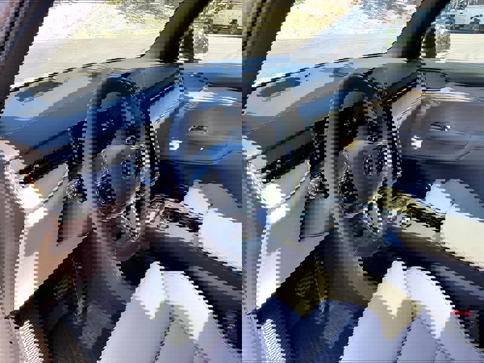 New 2026 Volvo EX90 Plus image 8