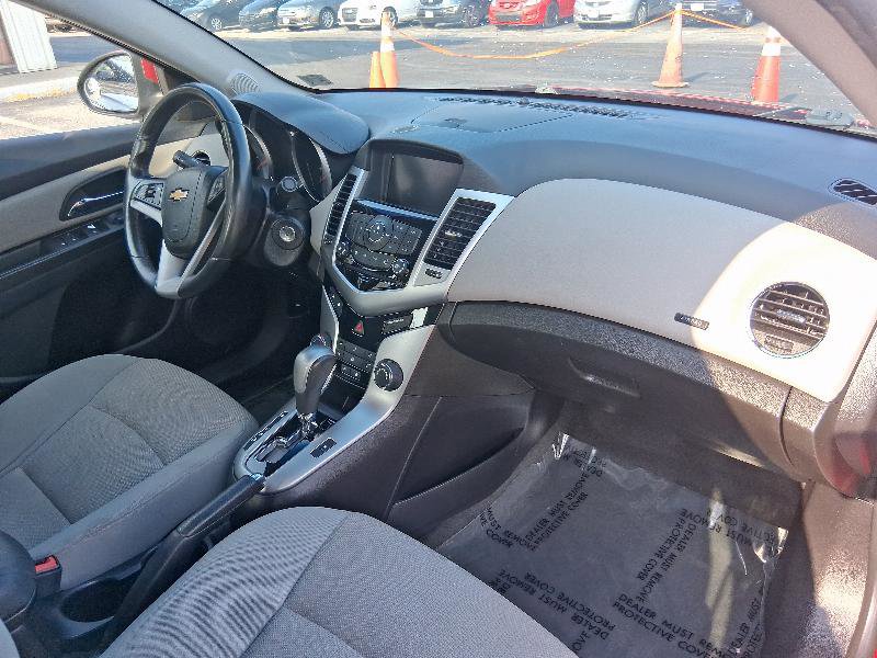 Used 2014 Chevrolet Cruze LT image 28