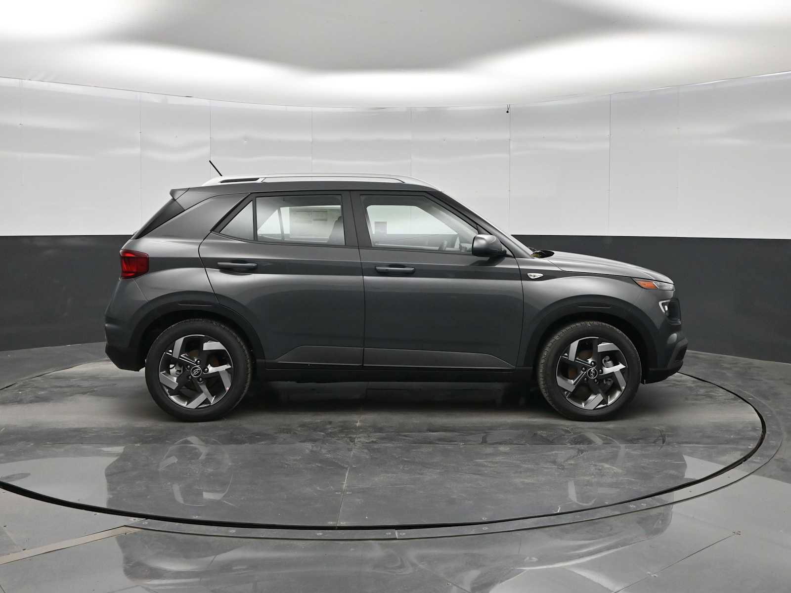 New 2026 Hyundai Venue SEL FWD image 9
