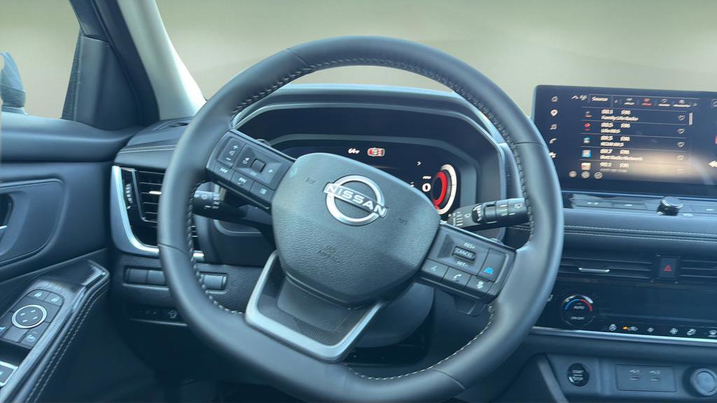 Certified 2026 Nissan Rogue SL AWD/4WD image 9