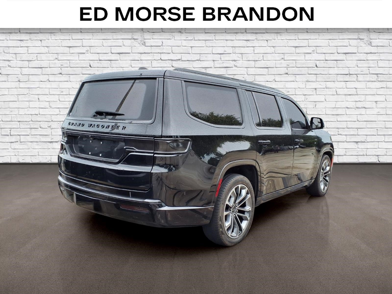 Used 2023 Jeep Grand Wagoneer Series III w/ Rear Seat Video Group 1 AWD/4WD image 5