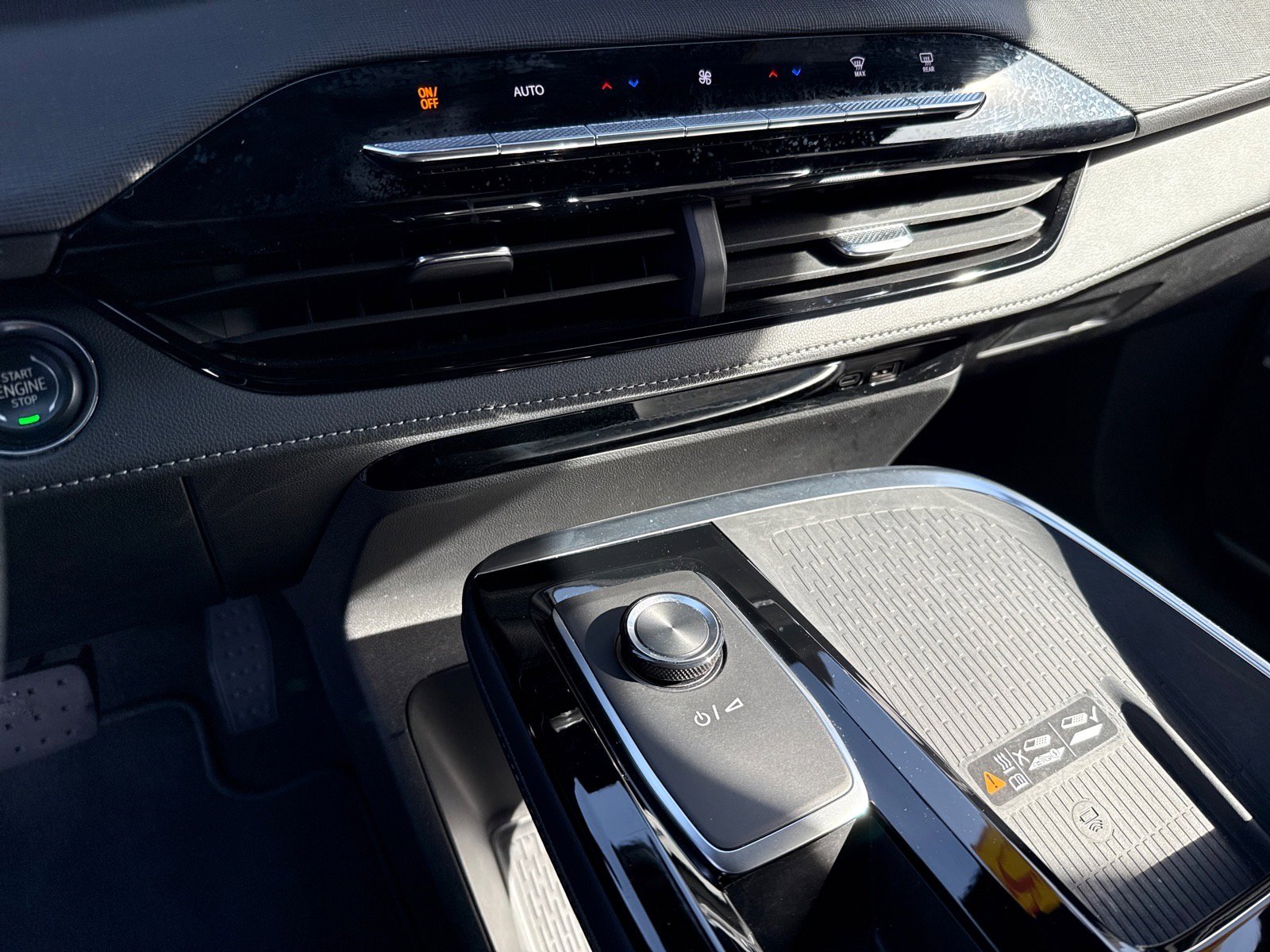 Used 2025 Buick Enclave Preferred image 19