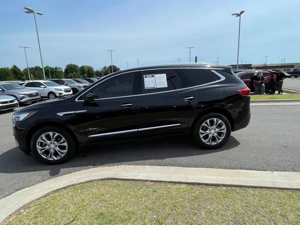 Used 2019 Buick Enclave Avenir w/ Avenir Technology Package AWD/4WD image 4