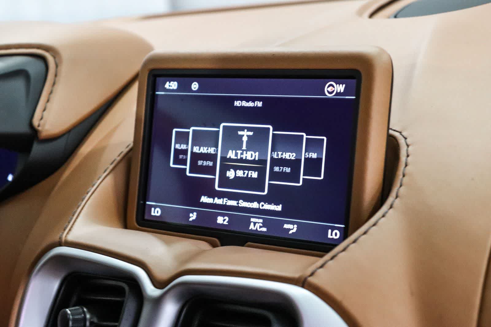 Used 2020 Aston Martin V8 Vantage Coupe RWD image 14