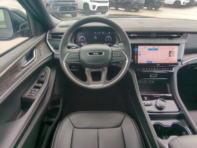 New 2027 Jeep Grand Cherokee L Limited w/ Technology Group II AWD/4WD image 19