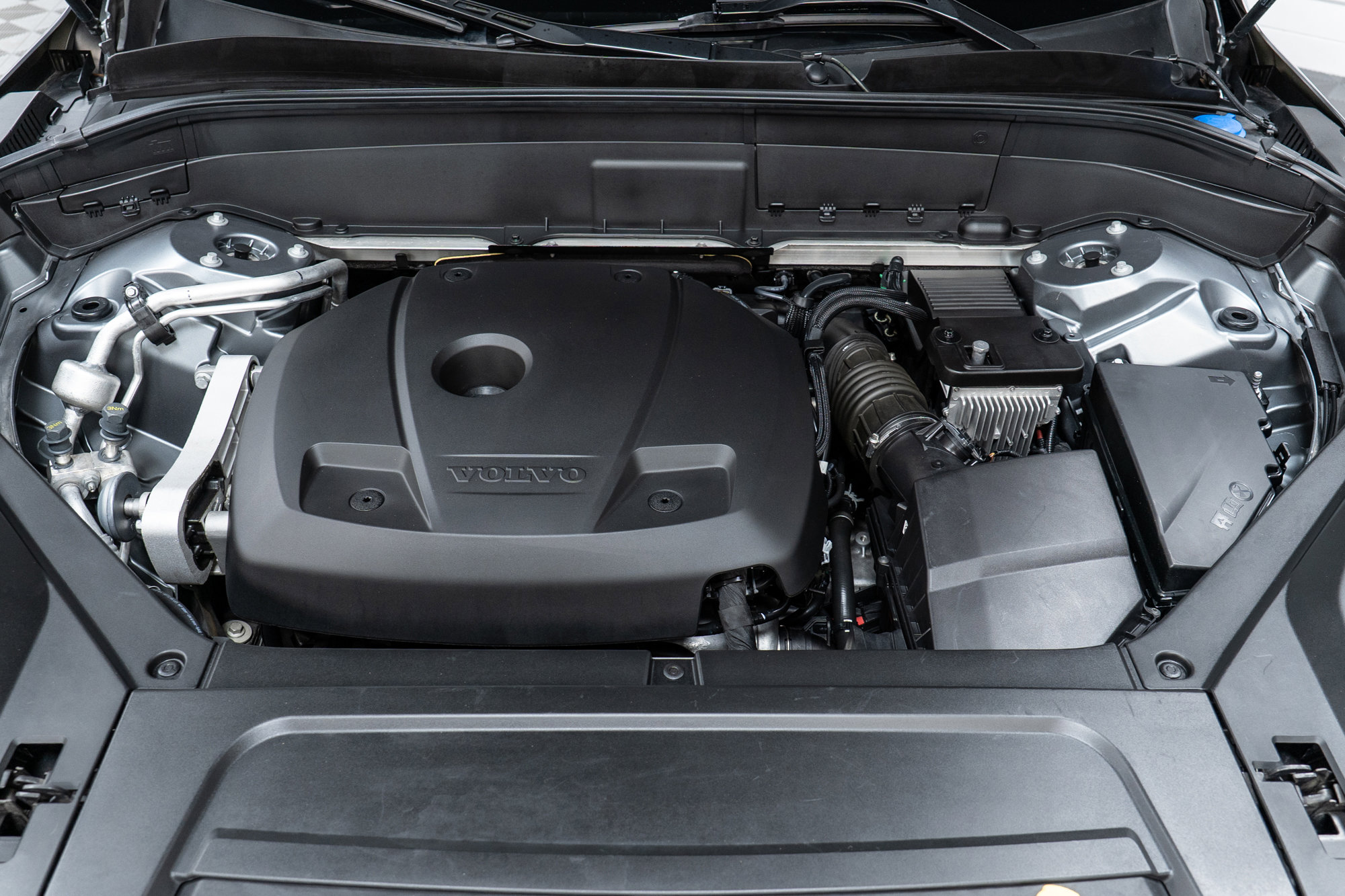 Used 2020 Volvo XC90 T6 Momentum image 9