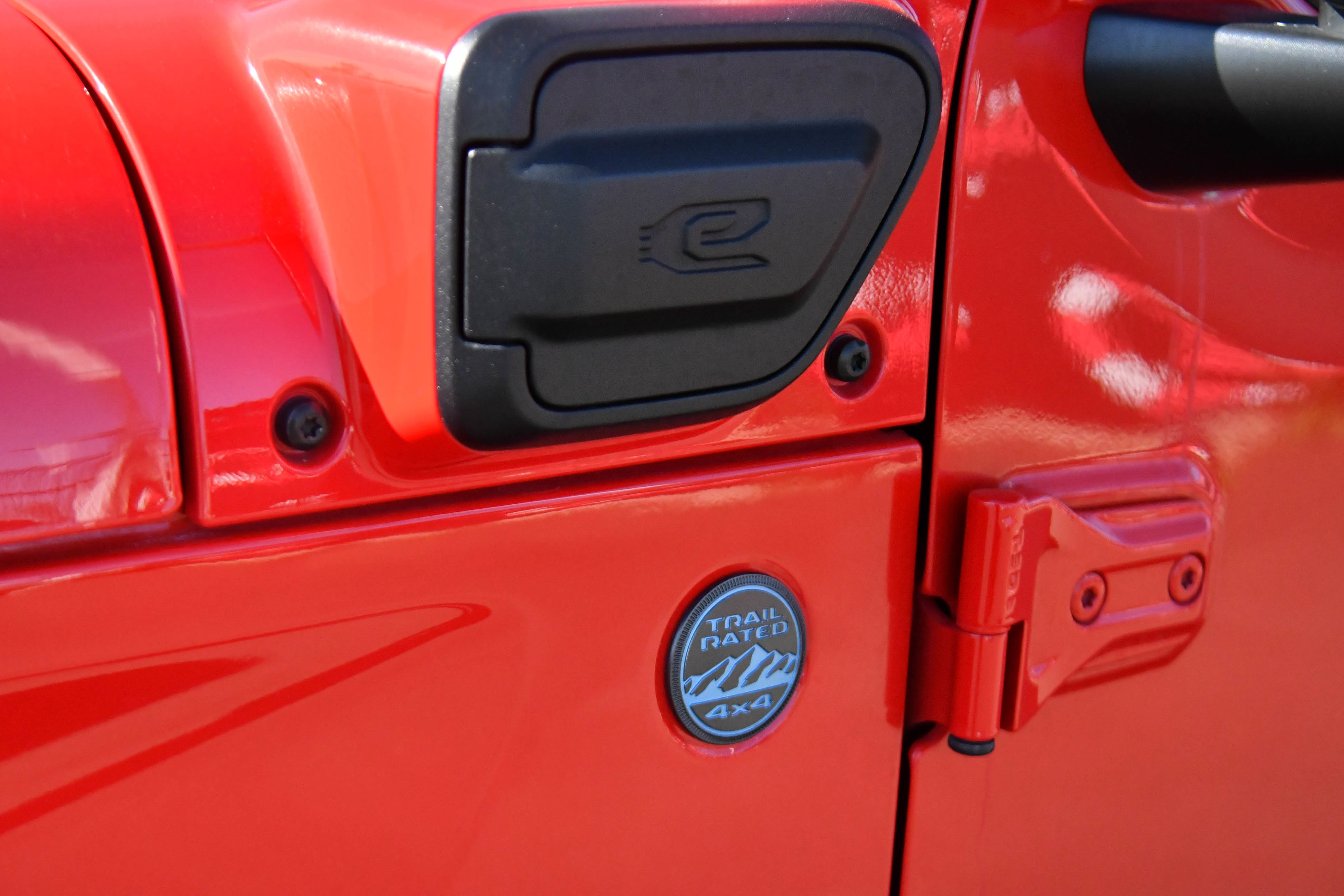 Used 2025 Jeep Wrangler Sahara image 13