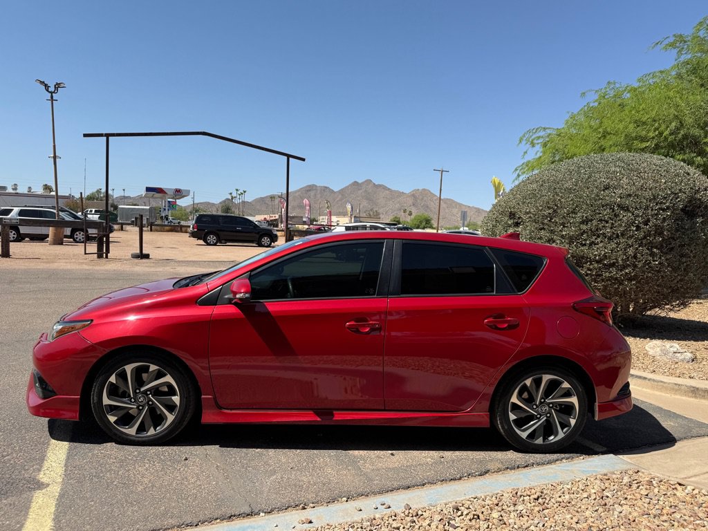 Used 2017 Toyota Corolla iM FWD image 4