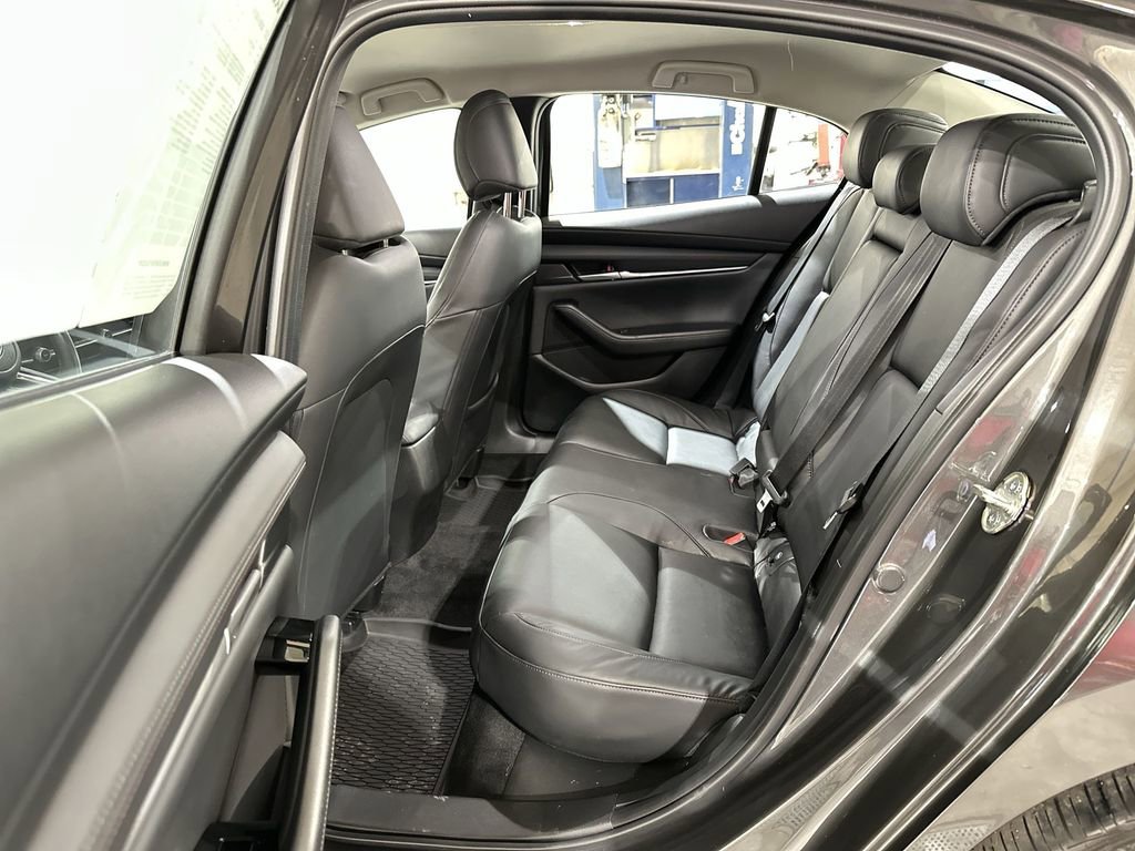 Used 2025 MAZDA MAZDA3 s image 23