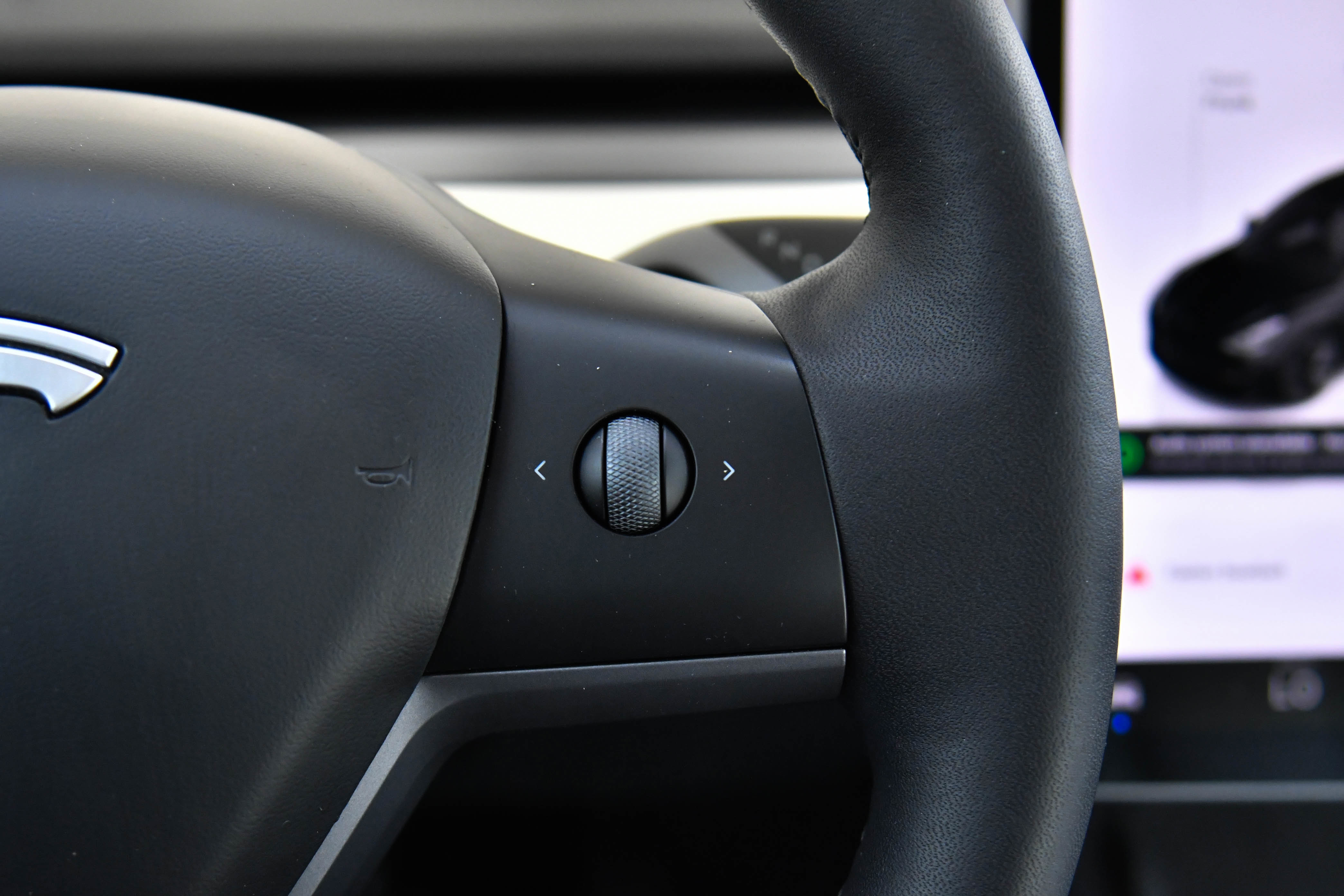 Used 2023 Tesla Model 3 Standard Range image 28