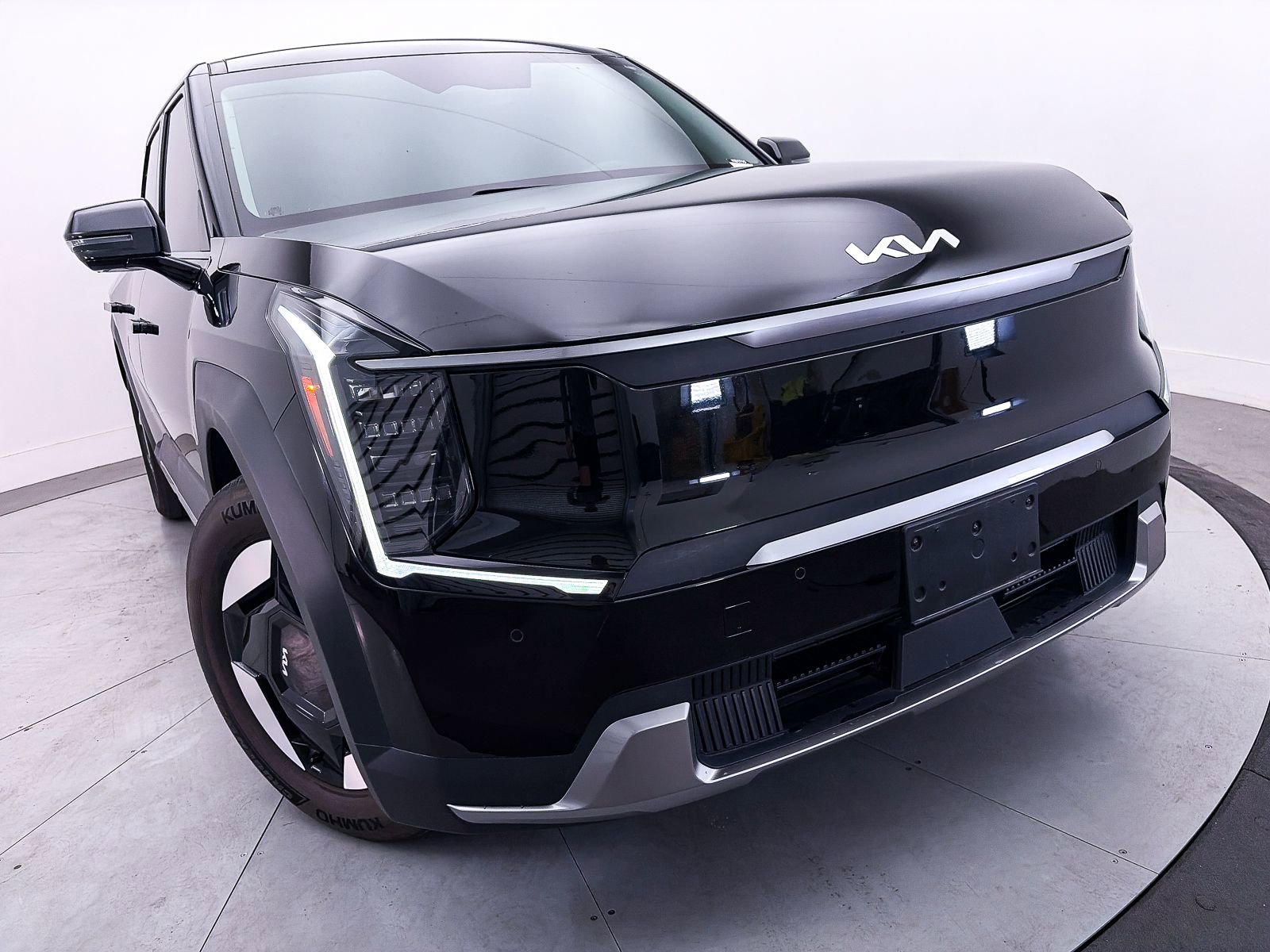 Used 2024 Kia EV9 Light Long Range RWD image 7