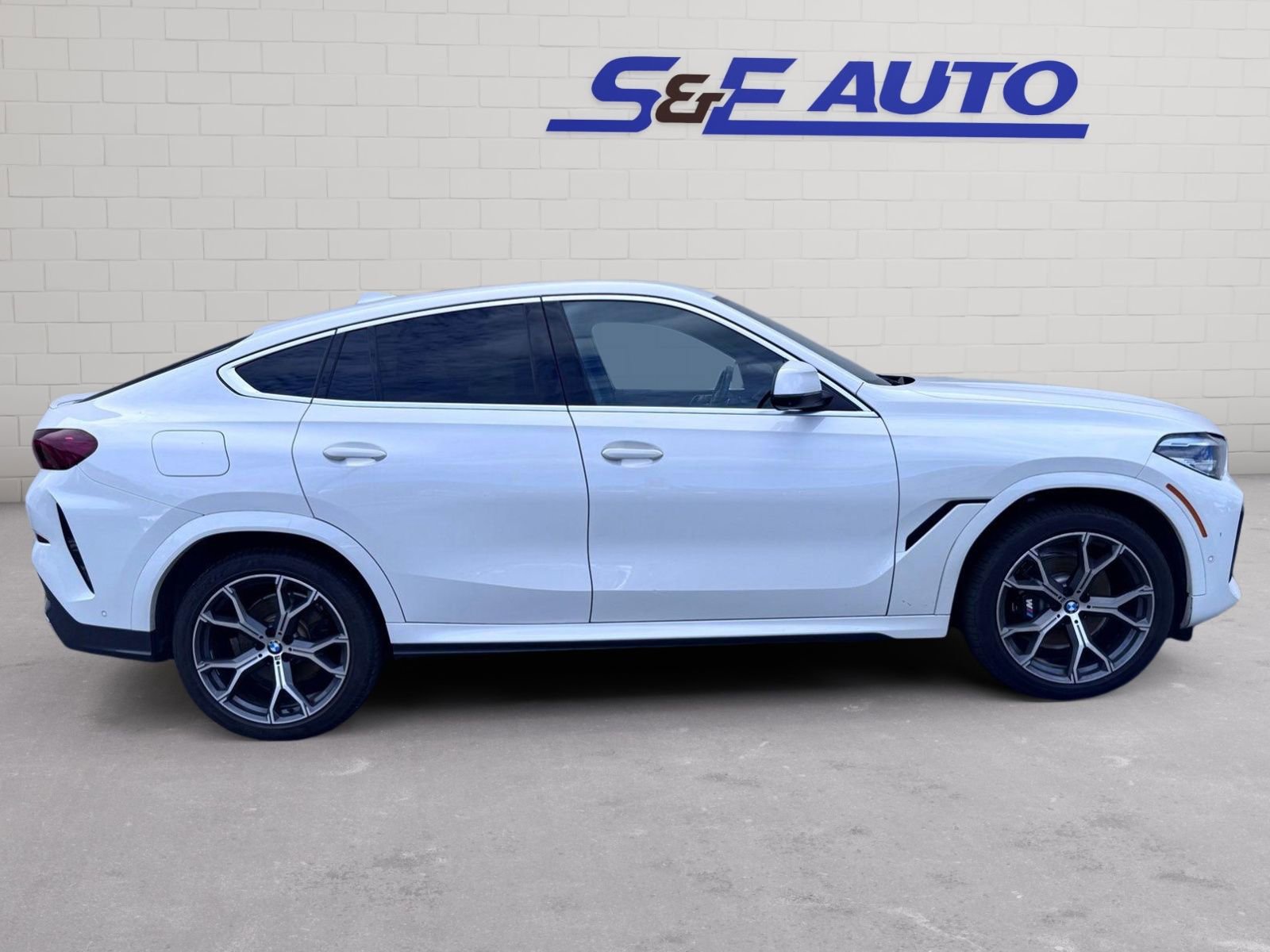 Used 2022 BMW X6 xDrive40i image 7