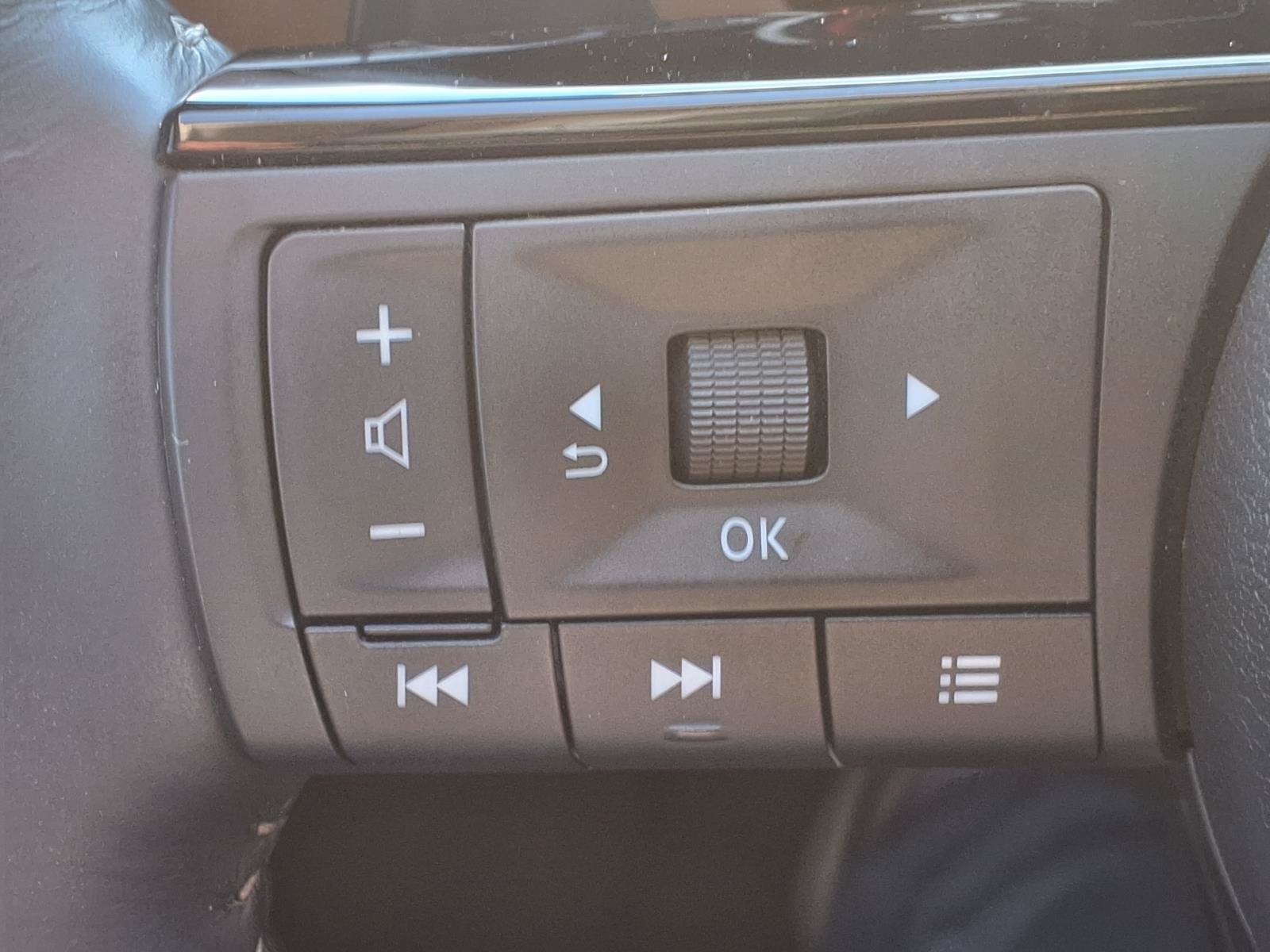 Used 2025 Nissan Pathfinder Platinum w/ Cargo Package FWD image 13