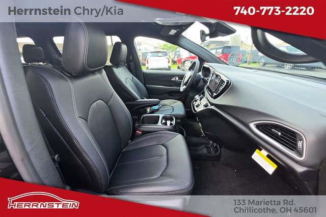 New 2026 Chrysler Voyager LX FWD image 27