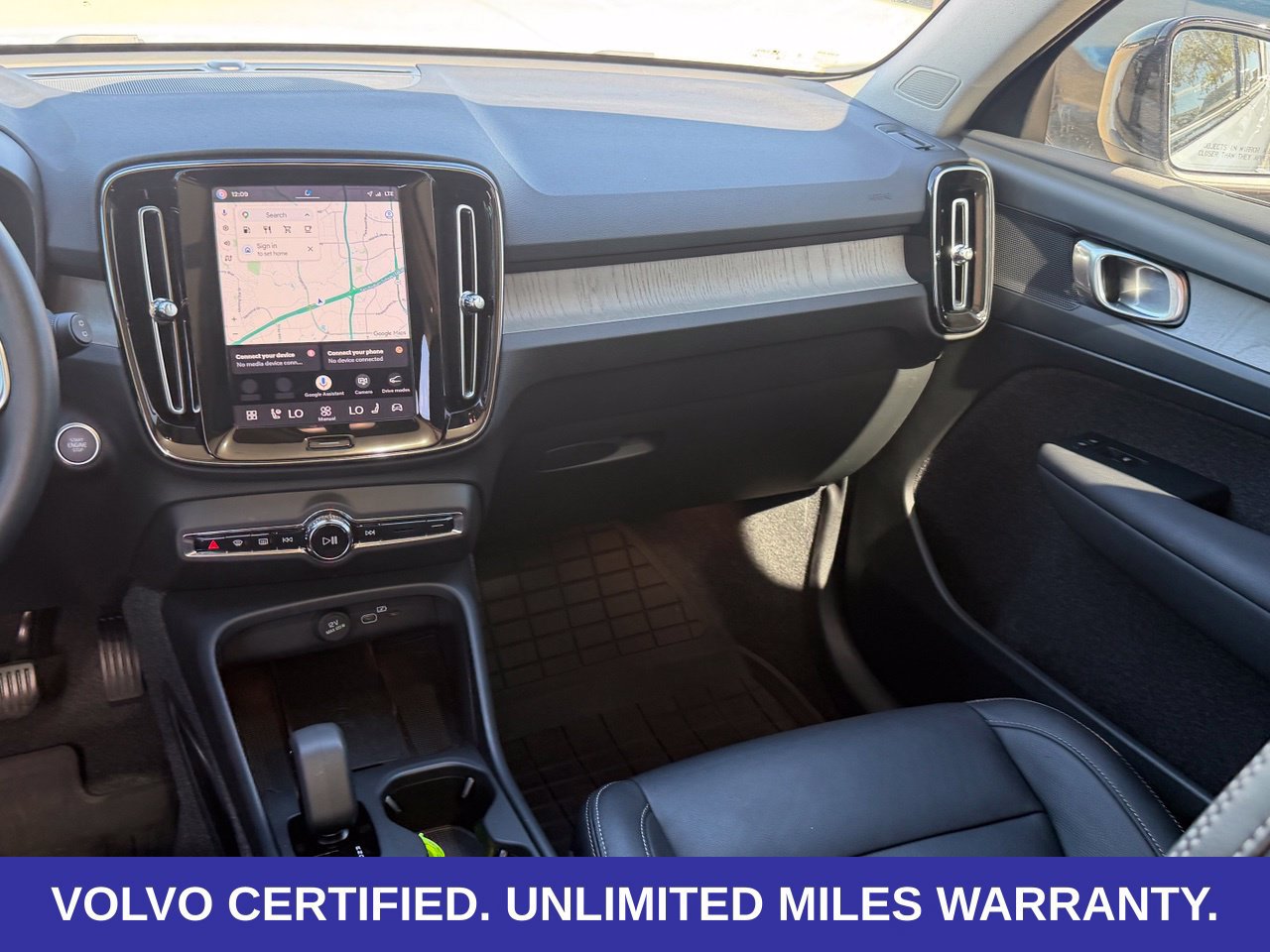 Certified 2024 Volvo XC40 B5 Core w/ Protection Package Premier AWD/4WD image 18