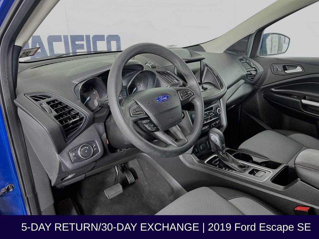 Used 2019 Ford Escape SE image 11