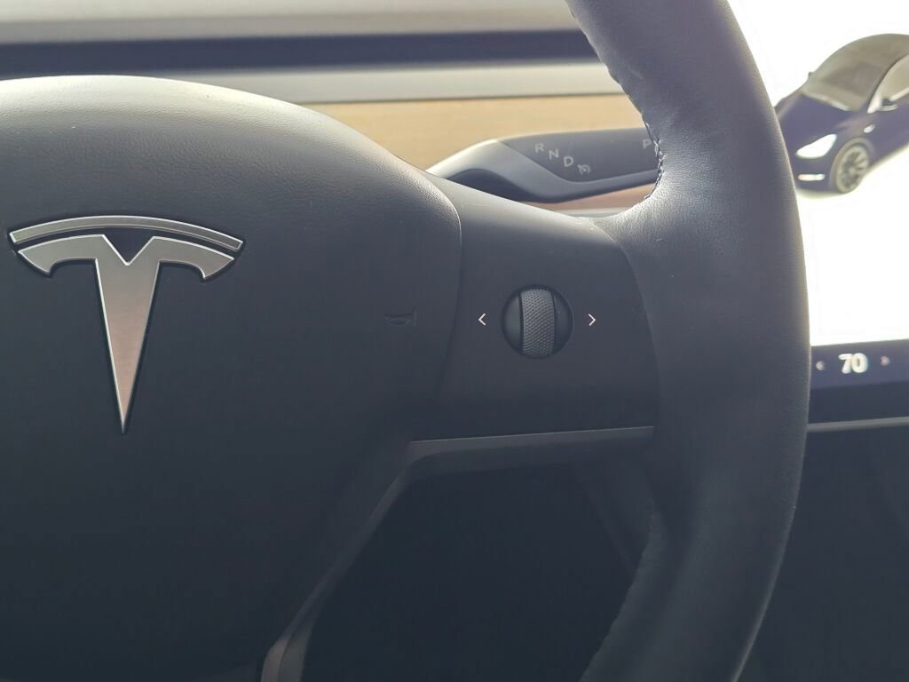 Used 2021 Tesla Model Y Long Range image 27