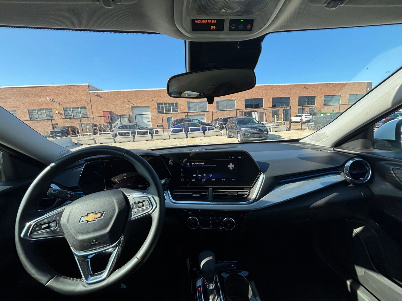 Used 2025 Chevrolet Trax LT w/ LT Convenience Package FWD image 32