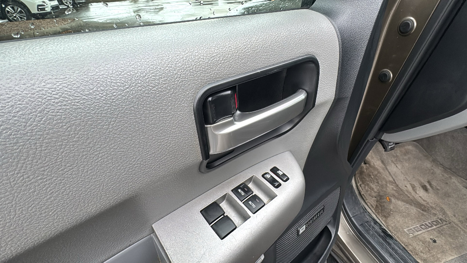 Used 2008 Toyota Sequoia Limited image 13