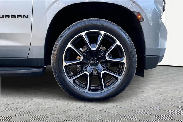 Used 2024 Chevrolet Suburban RST w/ Luxury Package image 23